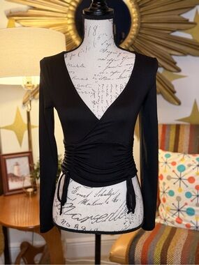 Vintage Y2K Black Ruched V-Neck Long-Sleeve Top/Crop Top
